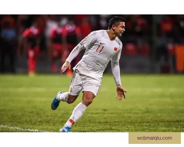 朱利亚诺分享教练指导下斜向内切踢球的新尝试与体会